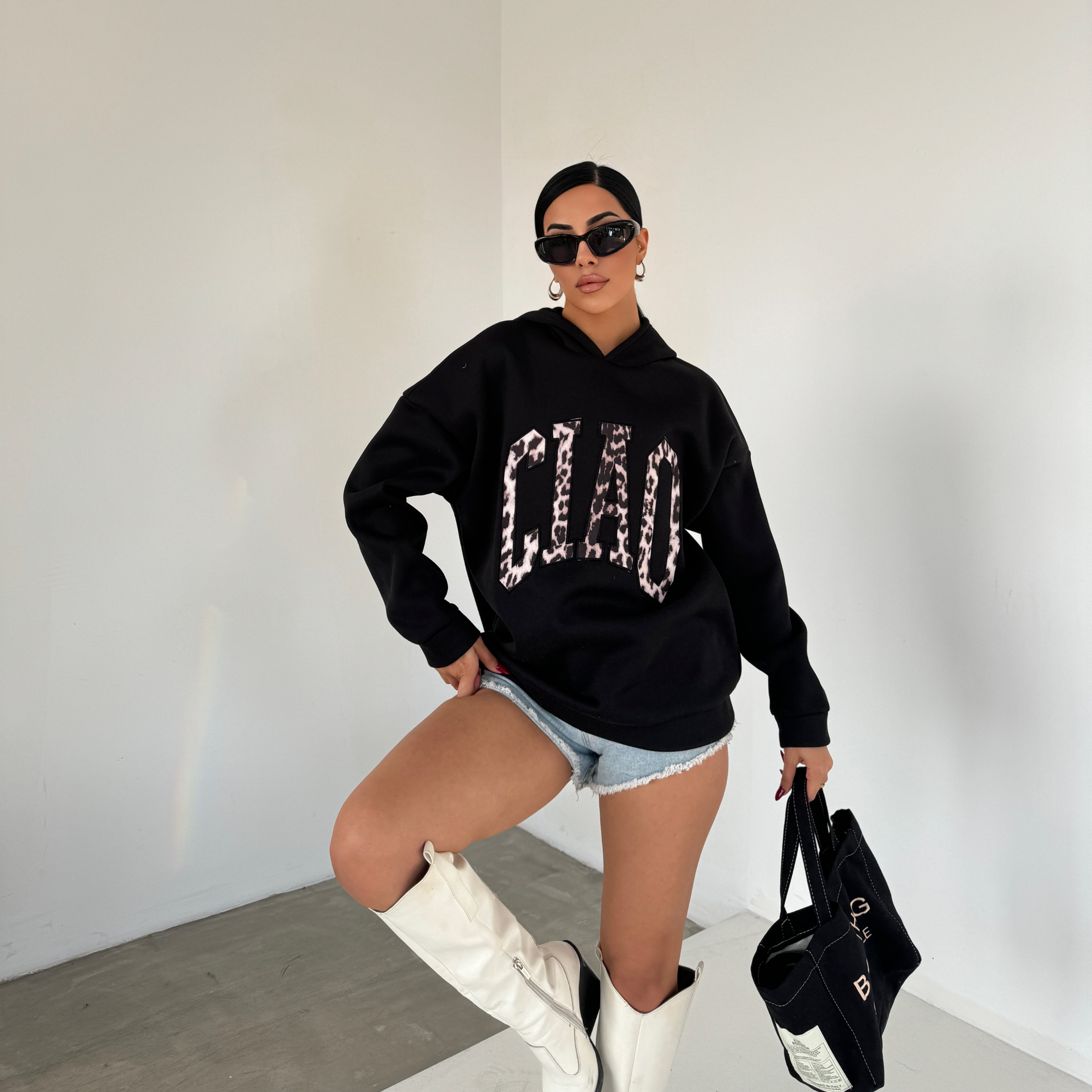 Суитчър с надпис