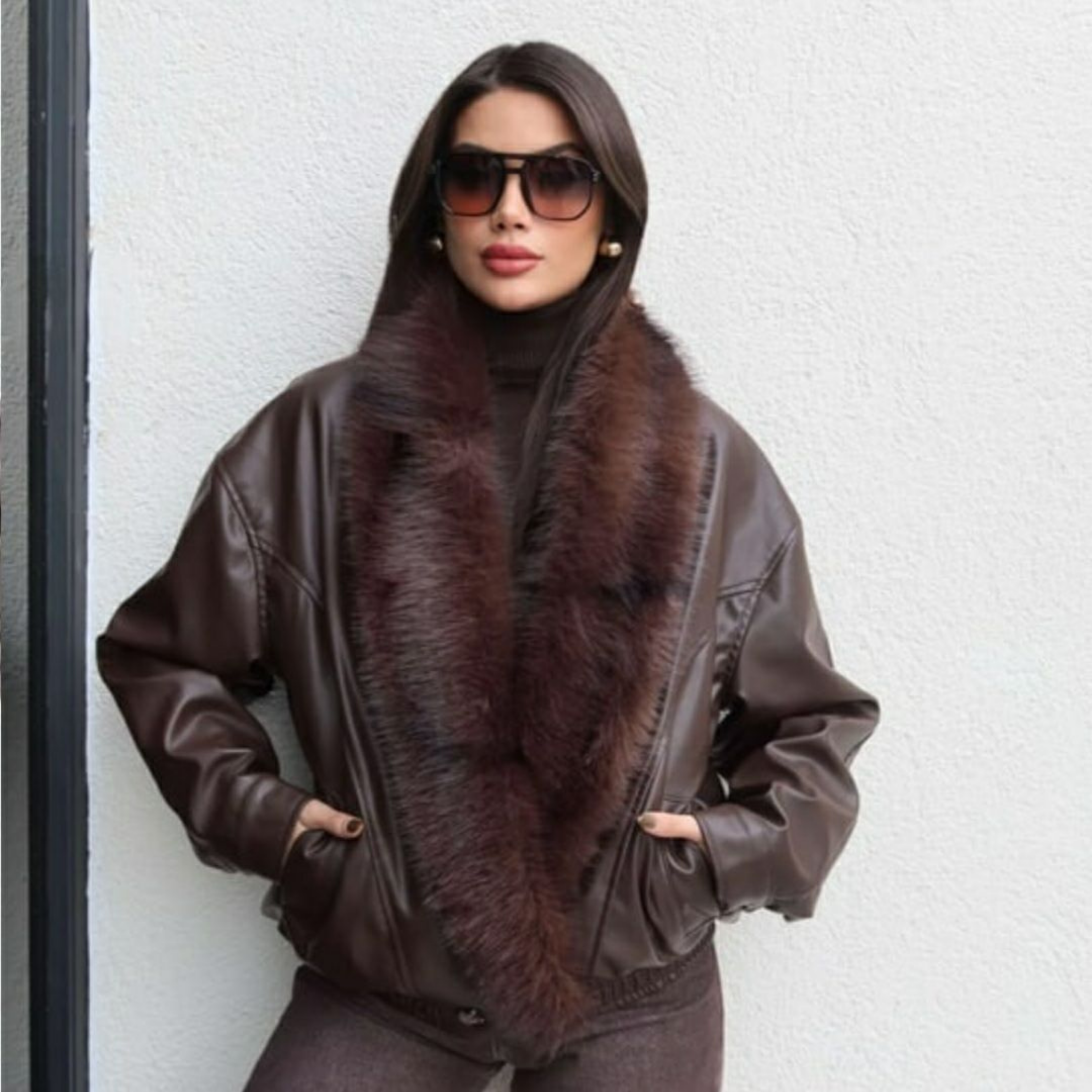 Яке С Кафява Козина И Кожени Детайли