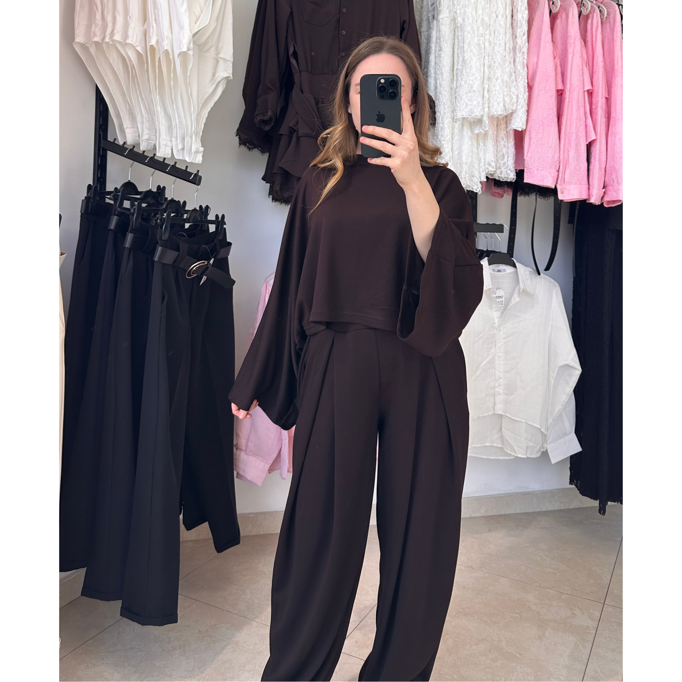 Комплект кафеви шалварки с блузка