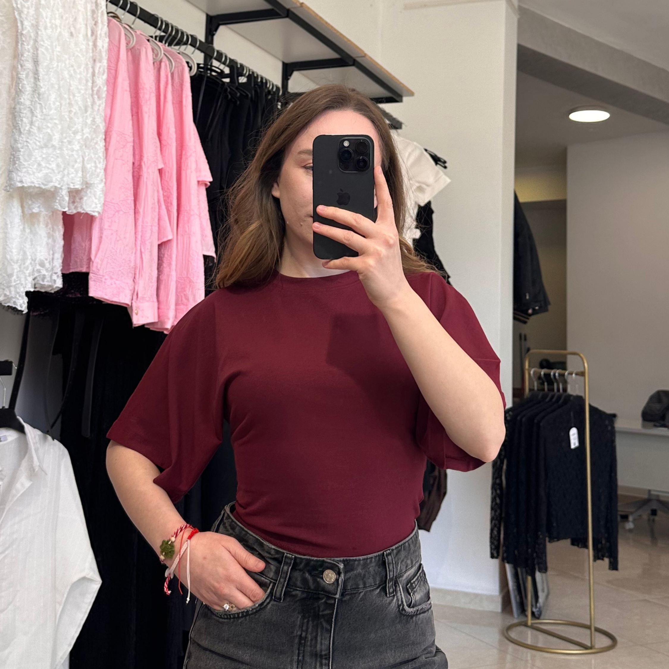 Бордо тениска тип прилеп